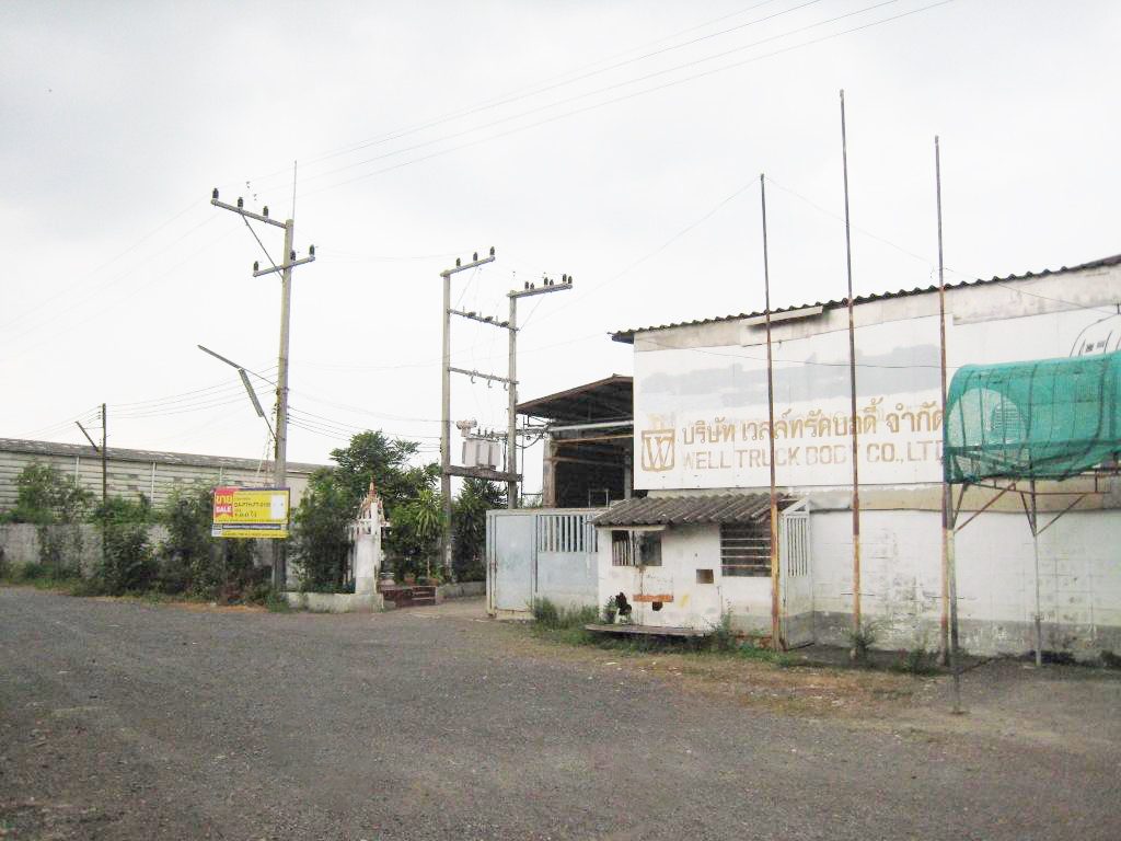 ประตูและทางเข้าโรงงานและคลังสินค้า บริษัท ตะวันไพพ์ จำกัด