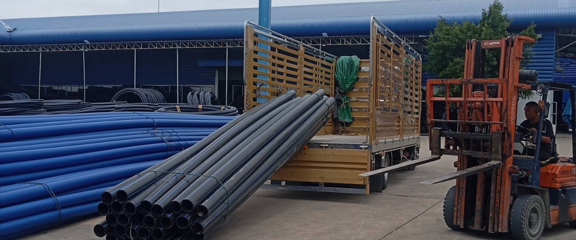 โฟล์คลิฟท์ขึ้นสินค้าท่อ HDPE พร้อมจัดส่ง